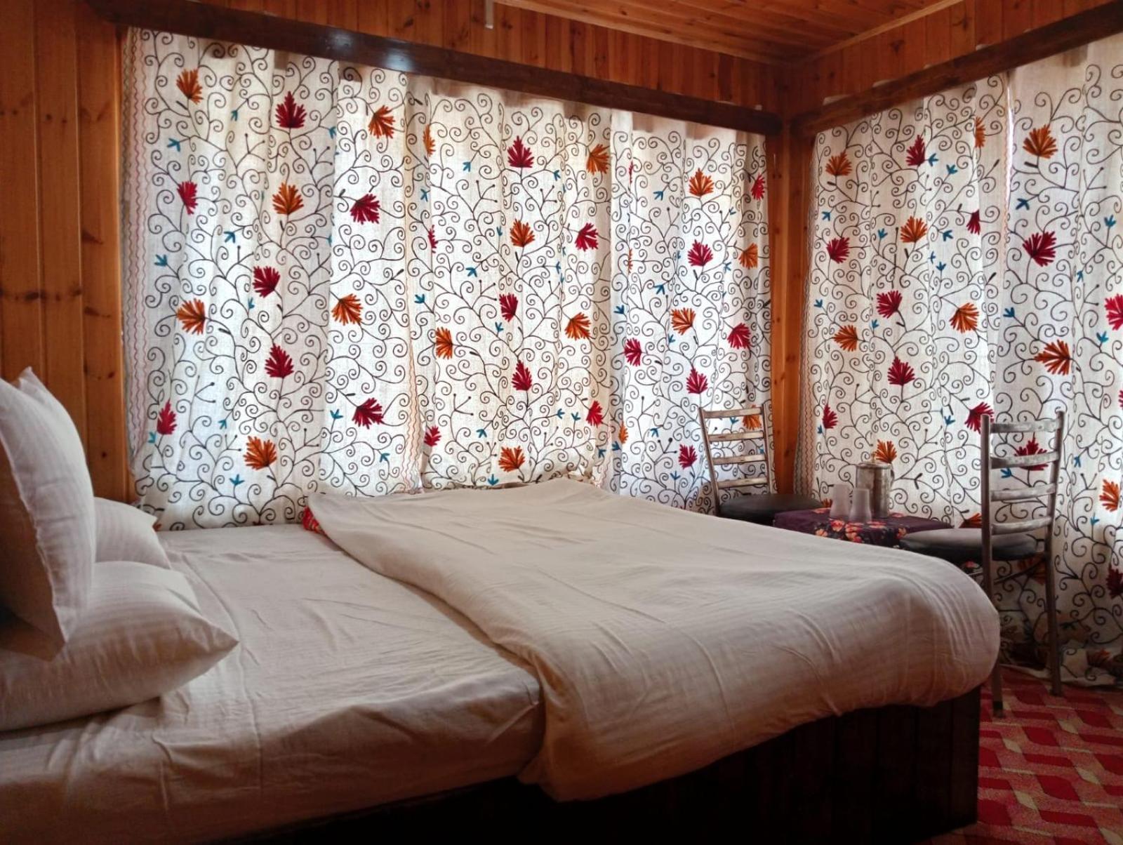 New Prince Cottage & Saibha Palace ปาฮาลกัม ภายนอก รูปภาพ